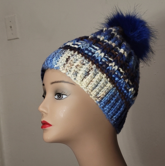 Multi Blend Blue Beanie Slouchly / Pom Pom - Picture 1 of 5